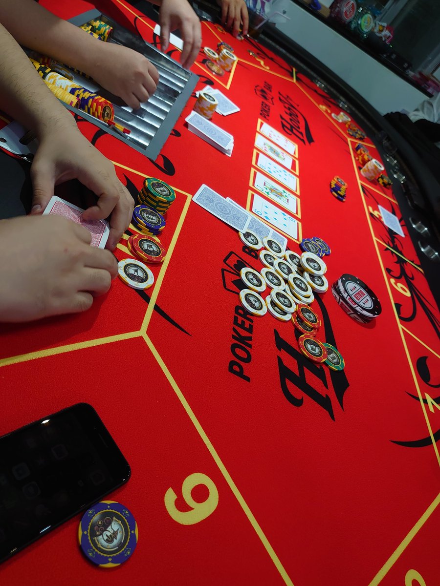 現在8名でリングゲーム中！
来週のトナメに向けてバチバチです！

#ポーカー
#沖縄