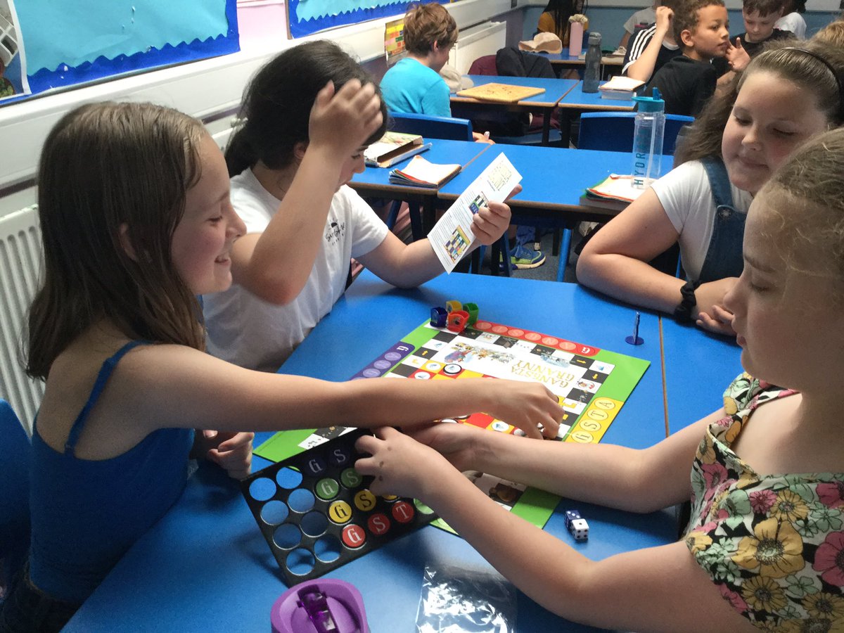 AbbeyPrimary's tweet photo. #y5 are really enjoying some game time whilst listening to their favourite music. #maketherules @AbbeyPtfa https://t.co/7KtCdkvSFn