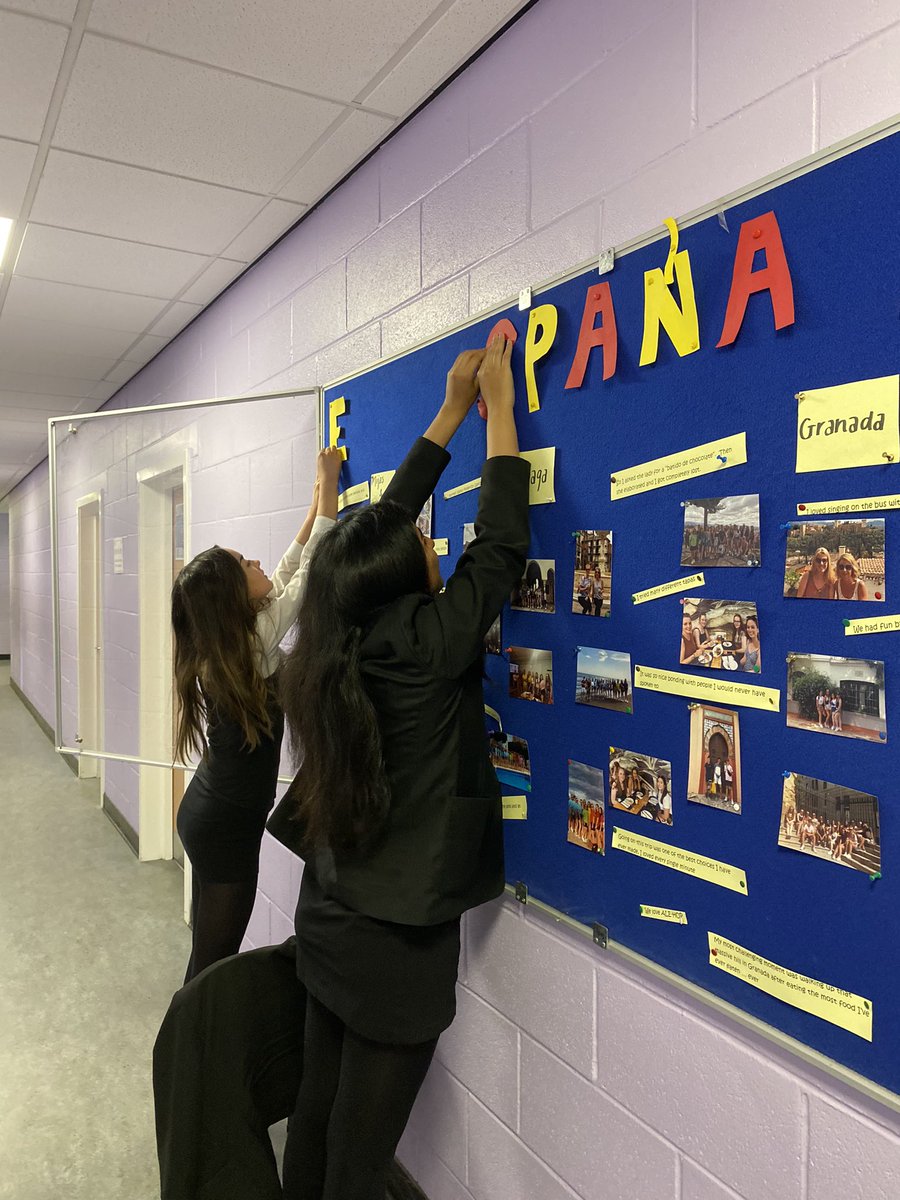ModernLanguageA's tweet photo. This week we redecorated the corridor display!πͺπΈπ«π· #mactastic https://t.co/4zriA4vcuN