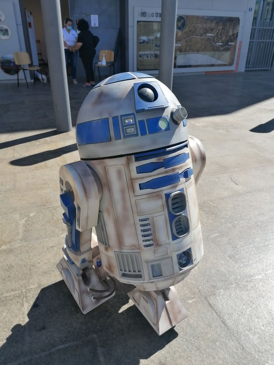 R2BuildersSpain's tweet photo. Nuestro compañero Cruiser y su R2-D2 han estado en la Misión de donación de sangre "World Blood Drive" con la 501 Spanish Garrison en Tenerife en el centro ciudadano "el tranvía"
#spanishgarrison #r2d2builders #r2d2buildersclub #worldblooddrive2022 #r2d2buildersspain https://t.co/DqWhHbnqau