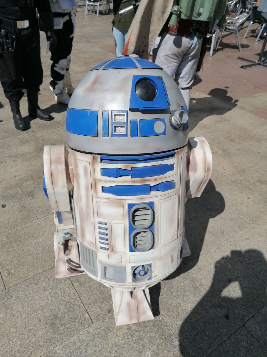R2BuildersSpain's tweet photo. Nuestro compañero Cruiser y su R2-D2 han estado en la Misión de donación de sangre "World Blood Drive" con la 501 Spanish Garrison en Tenerife en el centro ciudadano "el tranvía"
#spanishgarrison #r2d2builders #r2d2buildersclub #worldblooddrive2022 #r2d2buildersspain https://t.co/kJ9TegrHPx