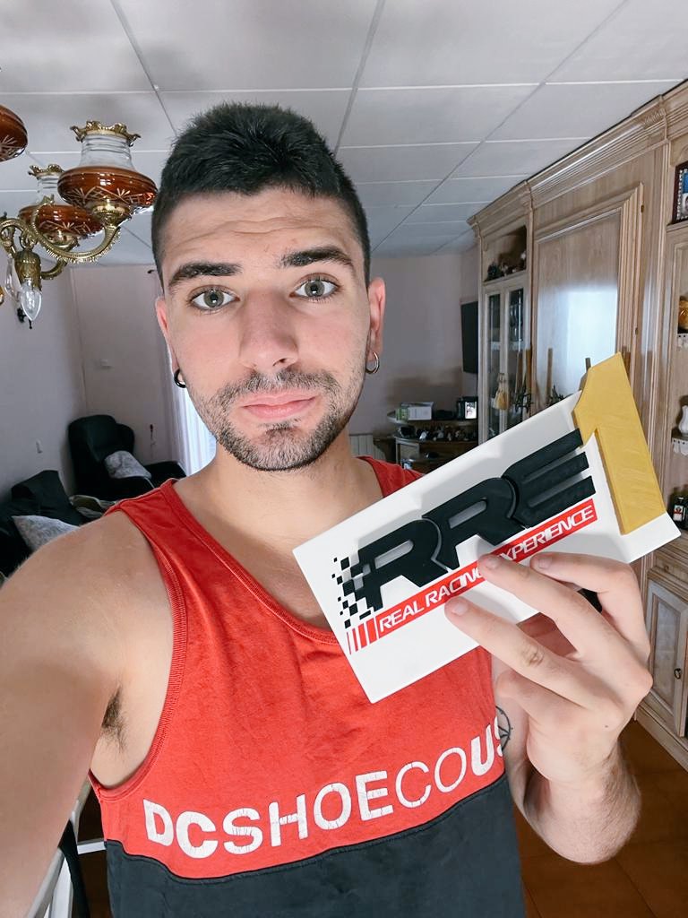 🏆

El ganador de la Porsche Cup de <a href="/RealRacingExp/">Real Racing Experience (RRE)</a>, <a href="/Fran160300/">WhyToreHD</a>, ya tiene en su poder el trofeo.
Muy merecido Fran!

Gracias a <a href="/RealRacingExp/">Real Racing Experience (RRE)</a> por esos campeonatos y por el gran trabajo!

#GoFastVR

Carbobrake.com 
Carbobrake.com/sim-racing