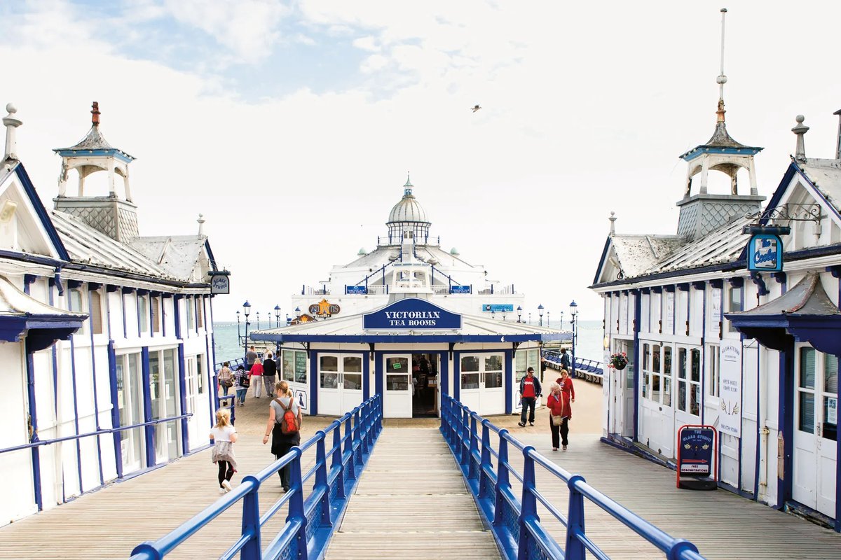 Eastbourne ⚓️ Its pier presents a chimerical silhouette above the water; its seafront promenade is punctuated by a much-loved bandstand; its streets are lined with grand, Victorian buildings. Eastbourne in East Sussex is the quintessential, old-fashioned seaside resort. 🍦