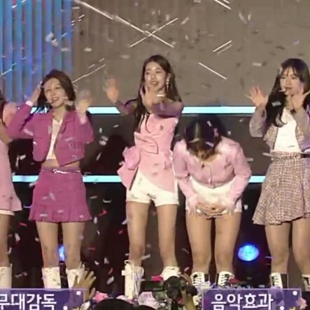 tiny_wonyoung's tweet photo. wonyoung bye ! https://t.co/ClTkPGeI1I