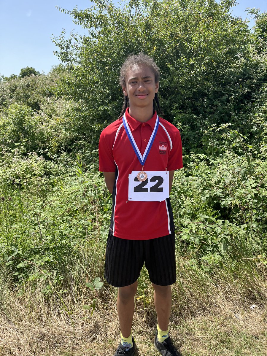 pe_shs's tweet image. Another bronze medal from the Borough athletics as Ezekiel grabs 3rd place in the year 9 high jump after clearing 1.55m 🥉🥉🥉