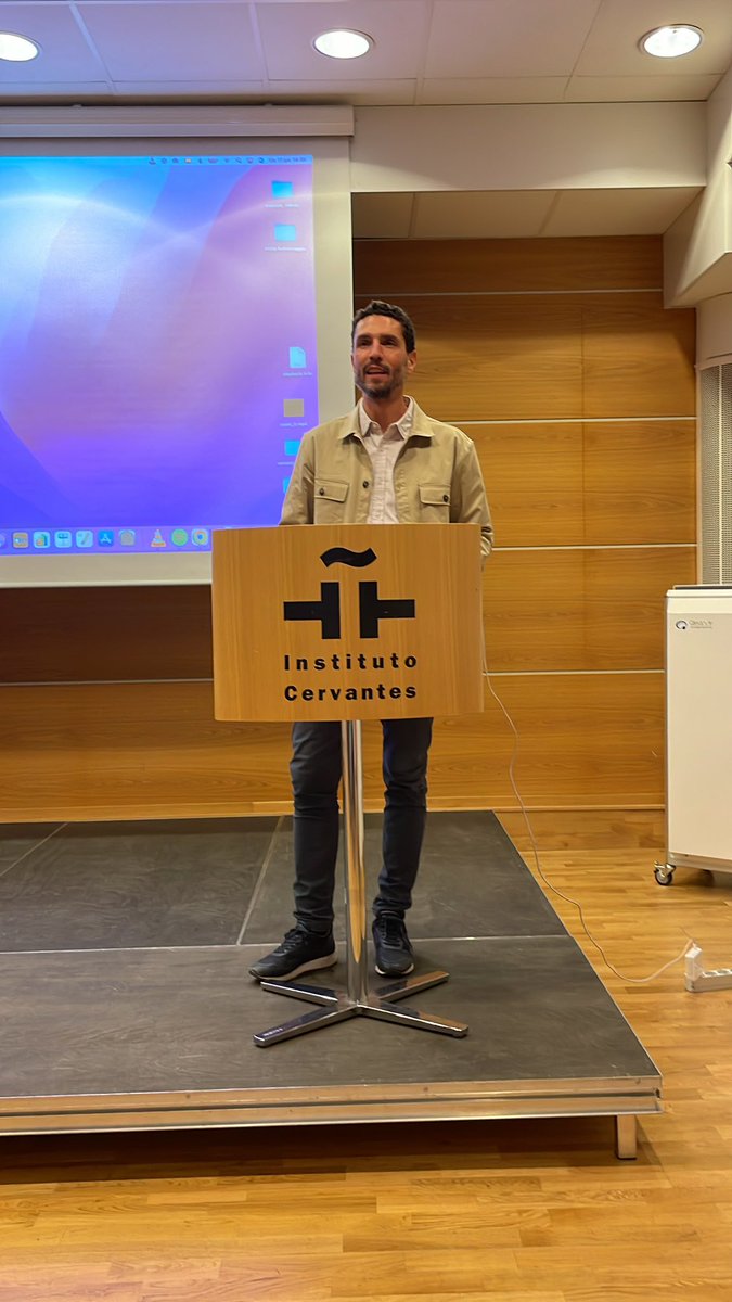 adristuresson's tweet photo. @Spraklararnas @EducNordic @EmbEspEstocolmo en el Instituto Cervantes arrancando las jornadas para profesores de español en Suecia @IC_Stockholm #spanska https://t.co/oNEBlEwvJp