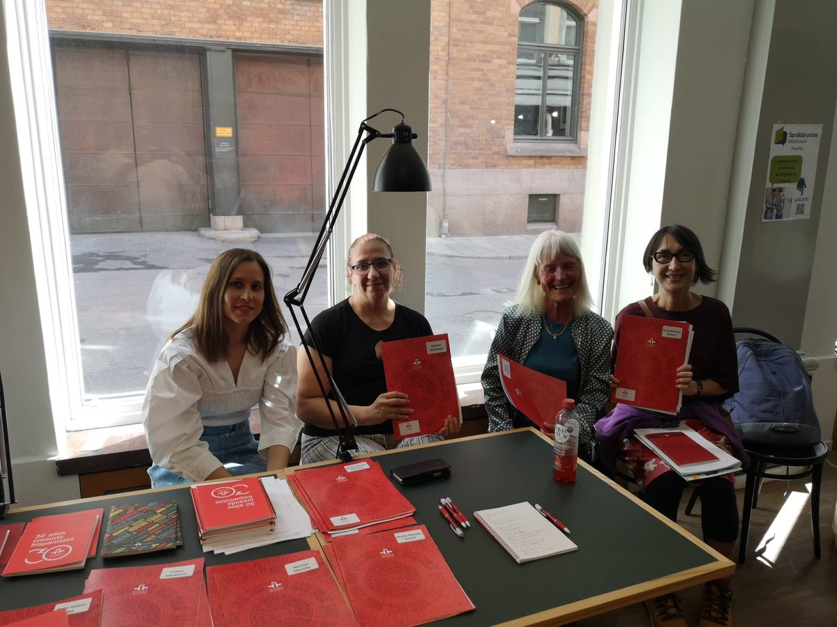 adristuresson's tweet photo. @Spraklararnas @EducNordic @EmbEspEstocolmo en el Instituto Cervantes arrancando las jornadas para profesores de español en Suecia @IC_Stockholm #spanska https://t.co/oNEBlEwvJp