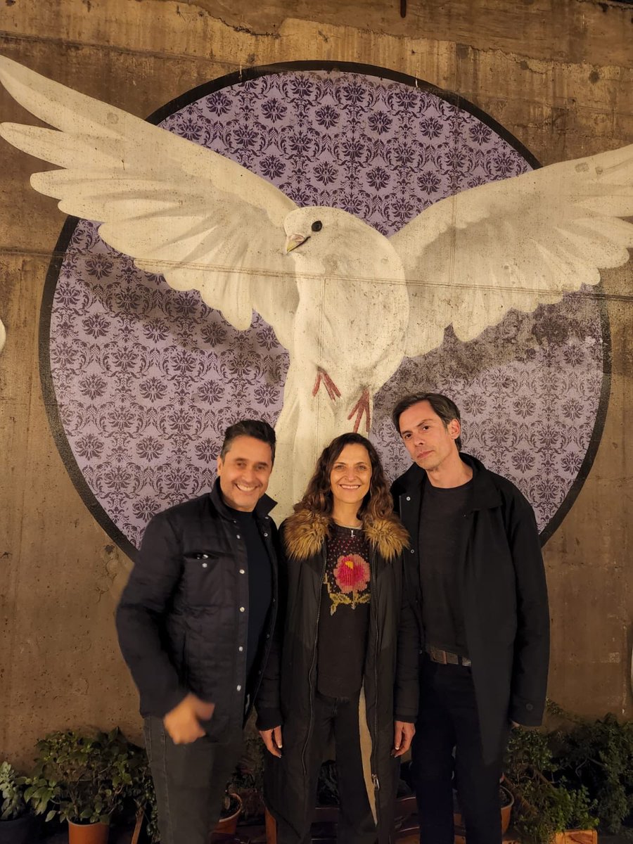 cantillana1975's tweet photo. Caso 63 sigue volando alto, ahora en USA donde tendrá su versión interpretada por dos tremendos actores: Oscar Isaac y Julianne Moore. Pero este viaje comenzó acá, en plena pandemia, grabando desde nuestras casas. Nos sumergimos en un mundo fantástico con gente fantástica. 💜🙏🏽 https://t.co/8WBH1ISqob