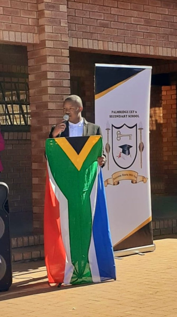 MyAoC_SA's tweet photo. "In our families the poverty ends with us, and prosperity begins with us. The striving must end with us, and thriving must begin with us. The hard life must end with us, and soft life must begin with us."- Our founder @SR_MKHWANAZI #YouthDay2022 address https://t.co/HnzVWEDvAE