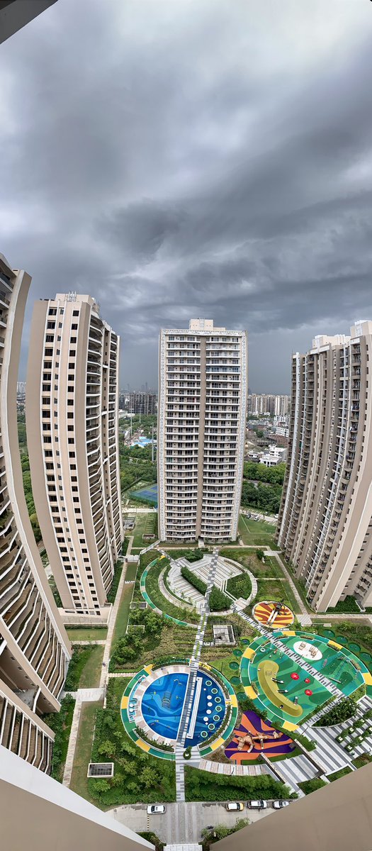 bharad's tweet photo. Welcome rains in #Noida
#Monsoon #Rain #WeatherUpdate #DelhiWeather #CleoCounty #Sector121 https://t.co/B02mmup5dj