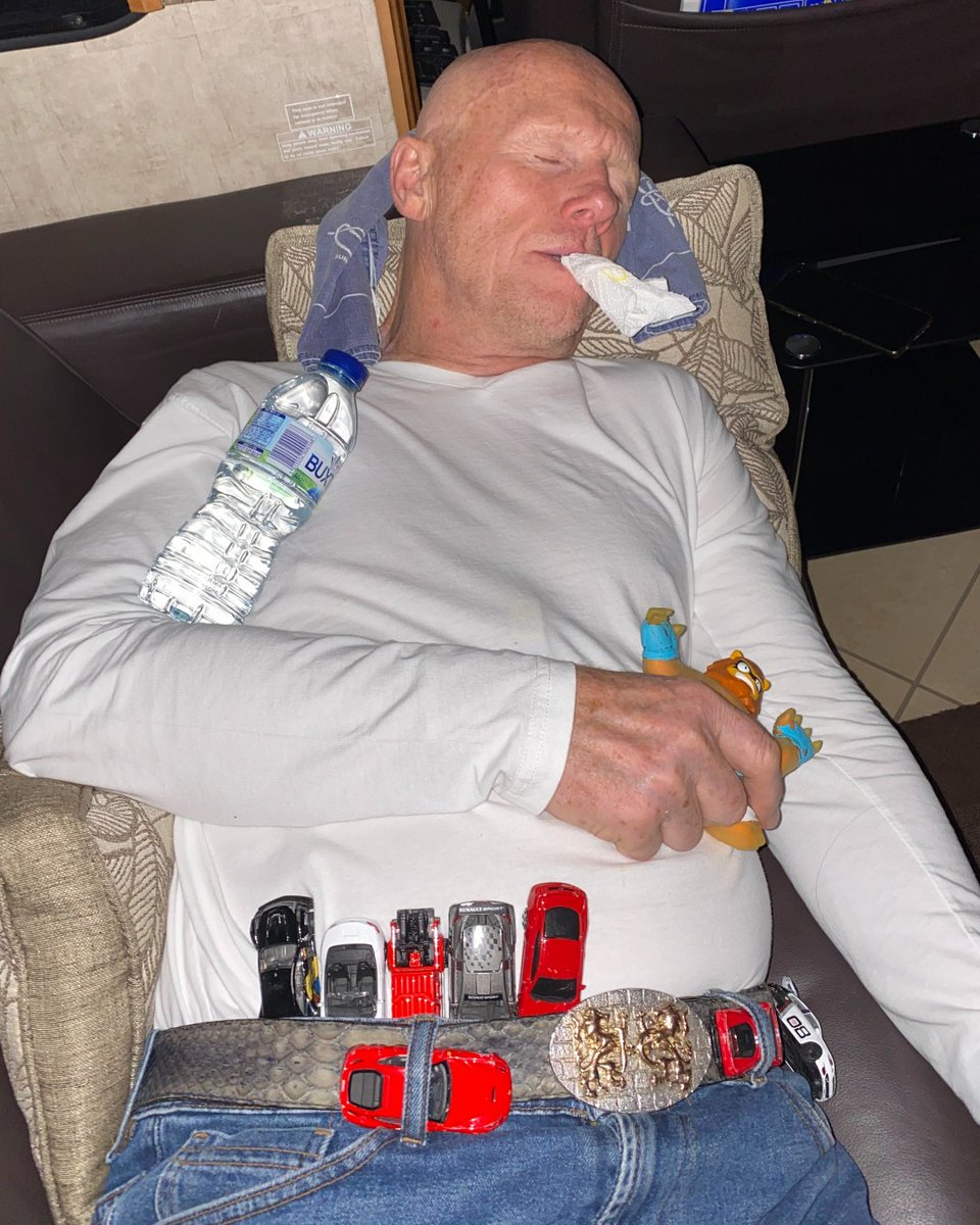 JohnDCaudwell's tweet photo. DON'T GET CAUGHT NAPPING

This is what happens when you fall asleep and Leonardo is still awake. Luckily, I don't need much sleep so it doesn't happen often!

Life lesson: never get caught napping. 😴

#tricks #gags #caughtnapping #fridayfun #fridayfeeling https://t.co/1zPkfVSEIX
