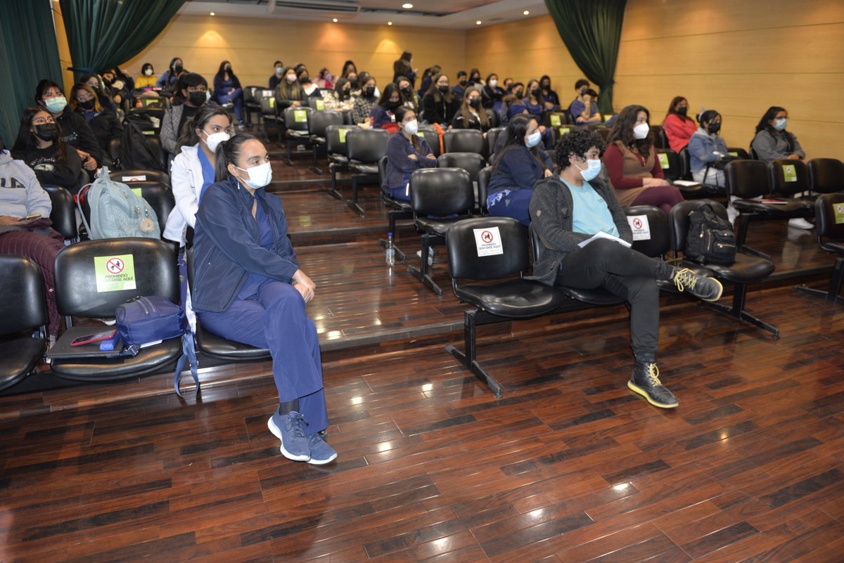 Saludtarapaca's tweet photo. A través de nuestro Programa Especial de #Salud  y #PueblosIndígenas en coordinación con Universidad Santo Tomás #Iquique realizan el primer conversatorio de Salud Intercultural con estudiantes en formación para complementar ambos sistemas y promover el respeto @ministeriosalud https://t.co/pdrtgTkLHh