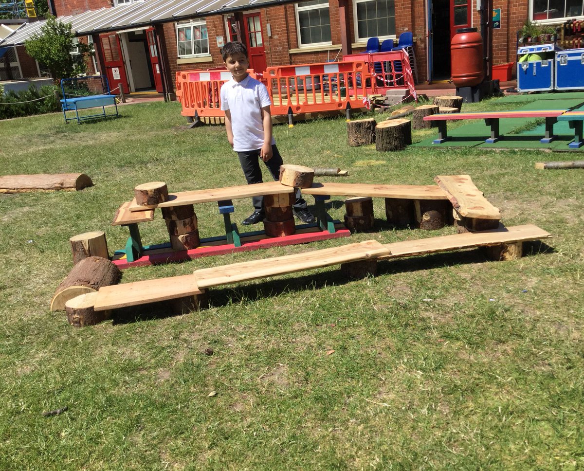 ThamesideSch's tweet photo. Amazing log creations by the Year 1 children in challenge time this week. #YSCtps #YRStps #continuousprovision #nolimitstps #independencetps #nolimits #becurious https://t.co/EzCj1hffyj