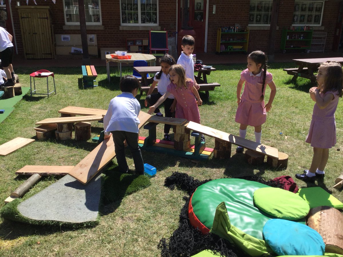 ThamesideSch's tweet photo. Amazing log creations by the Year 1 children in challenge time this week. #YSCtps #YRStps #continuousprovision #nolimitstps #independencetps #nolimits #becurious https://t.co/EzCj1hffyj