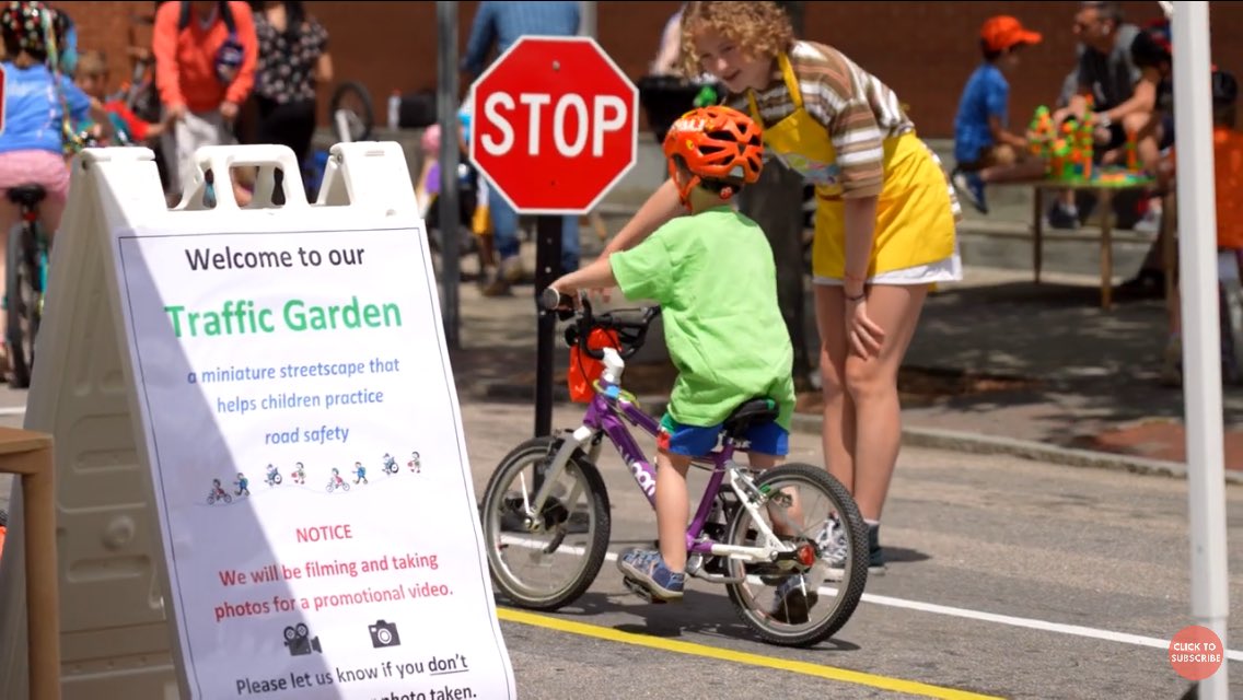 MassTransitLady's tweet photo. @DurhamNCStreets @dprplaymore @DurhamBPAC @movesafedurham @CityofDurhamNC This reminds me of my #TrafficGardenProject hybrid idea. It came to me when I saw a @raleighparks spot perfect for a mini Greenway trail. I’ll add all the elements: traffic signage, divider line, bridges, rolling hills to boost a balance bike ride. A multigenerational amenity👏 https://t.co/HiVy4IIHDZ