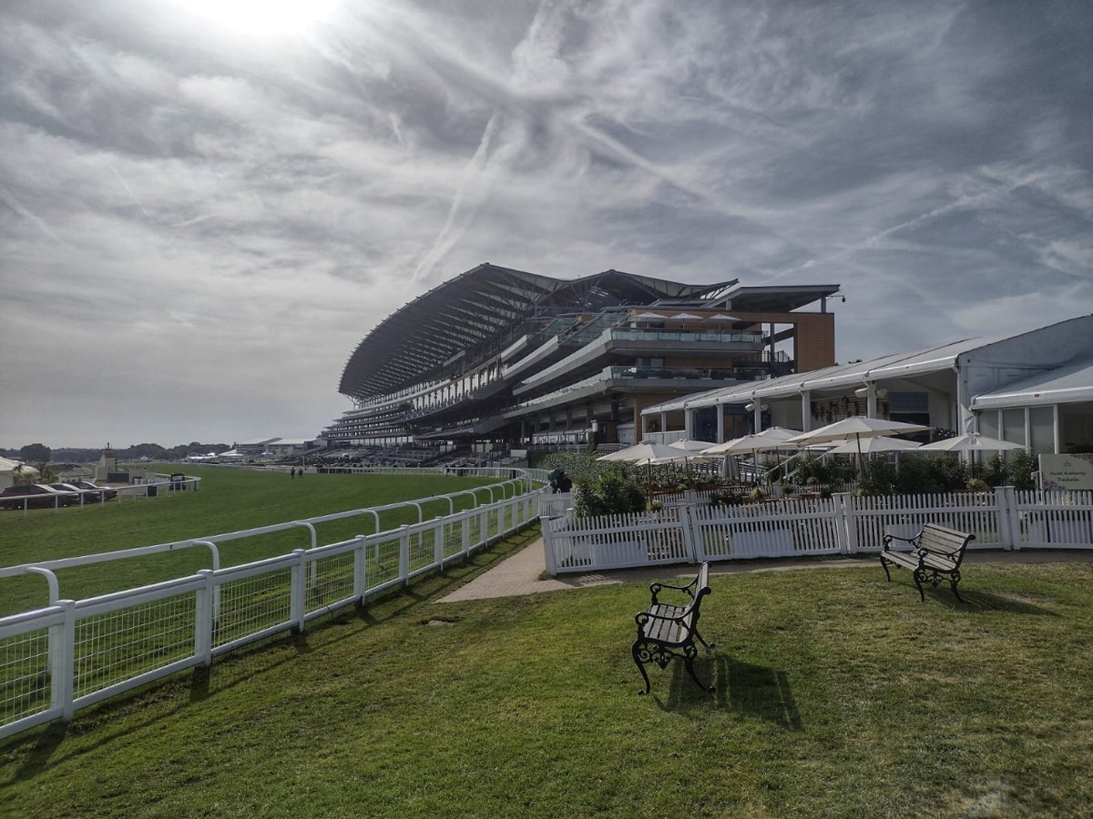 WatersideEMS's tweet photo. #TeamWEMS are on site and operational for Day 4 of 5 at Royal Ascot 2022 providing Crowd Medical Cover for the Royal, Windsor and Village Enclosures..

#RecommendedMedicalTeam #MedicalCover #HorseRacing https://t.co/48ZlaGXmlN