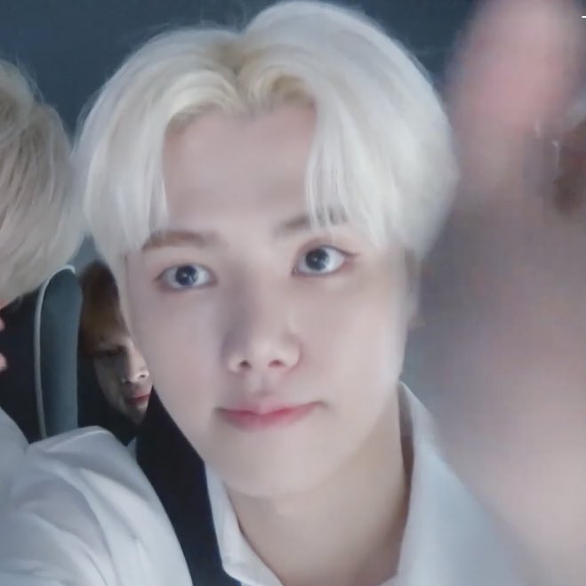 minheethoughts's tweet photo. bread. https://t.co/myHMg6V5tN