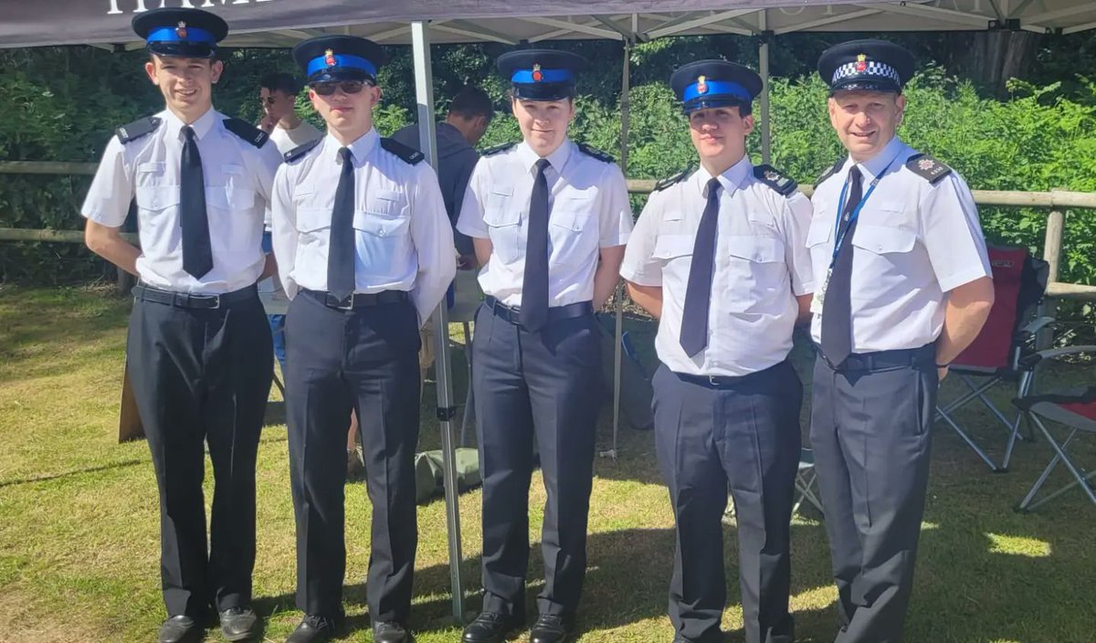 CadetsSurrey's tweet photo. Last week after two years the Cadets returned and supported the open farm day at the Hampshire estates. Hampton have a regenerative approach to farming with a main goal of restoring nature. Hampshire Estates were thrilled with the effort put in by our Cadets, Well done everyone! https://t.co/gbXCc8fuAb