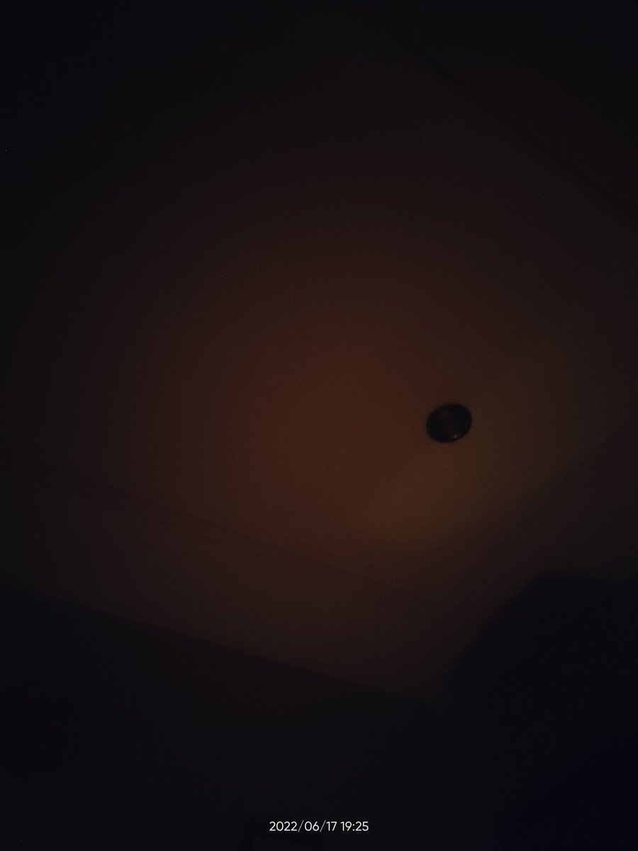 CintaValentina_'s tweet photo. MATI LAMPU~ IH! GA BISA NGAPA2IN~ https://t.co/HRwcuqFUxu