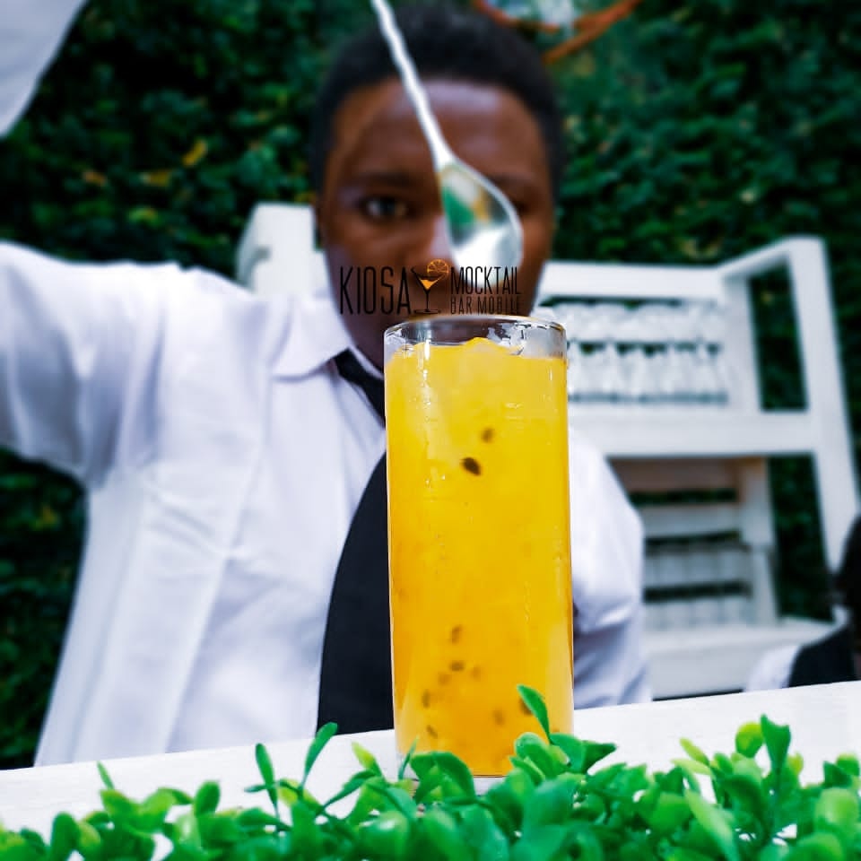 NaturalSyrup's tweet photo. Graduation party by our cocktail and catering mobile unit @KiosaBarMobile 
Juice bar, cocktails and mocktails.

#cocktailbar #mocktailbar #kiosabarmobile #NaturallyGoodSyrup https://t.co/T7H09Jmyqa