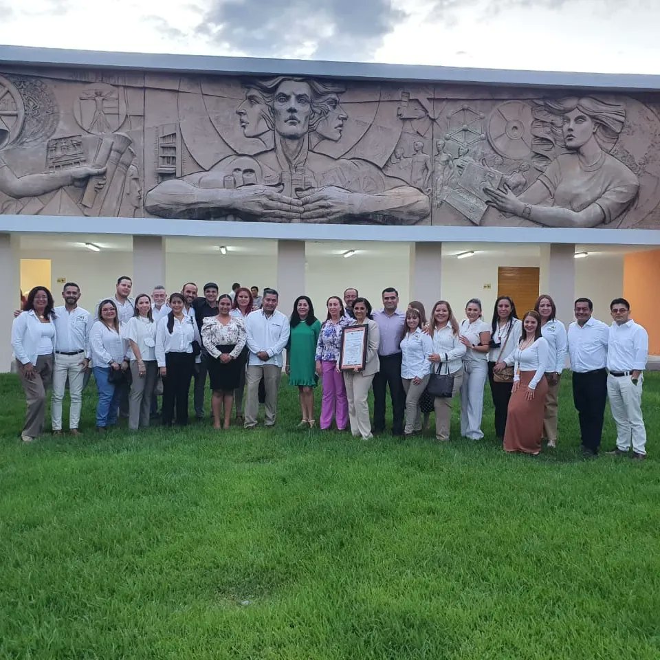 C3COLIMA's tweet photo. El  Colegio de Profesionales y Profesionistas de la Comunicación del estado de Colima junio 2022

En el marco de la 5ta Semana de la Comunicación.

Dignidad, Fuerza y Acción. https://t.co/iMV6vxGVef