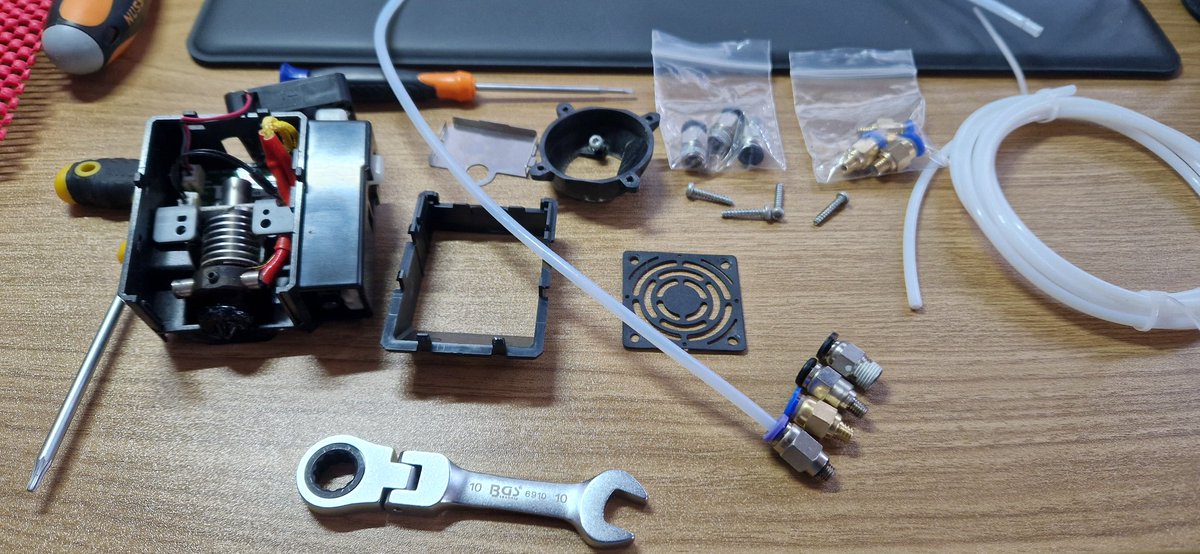 Trying to replace a Bowden tube!