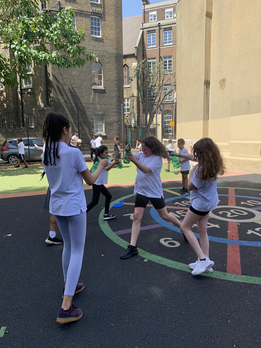 StJudesSchool's tweet image. There’s only one thing for 30C in London - #water @ukedchat #primaryfun