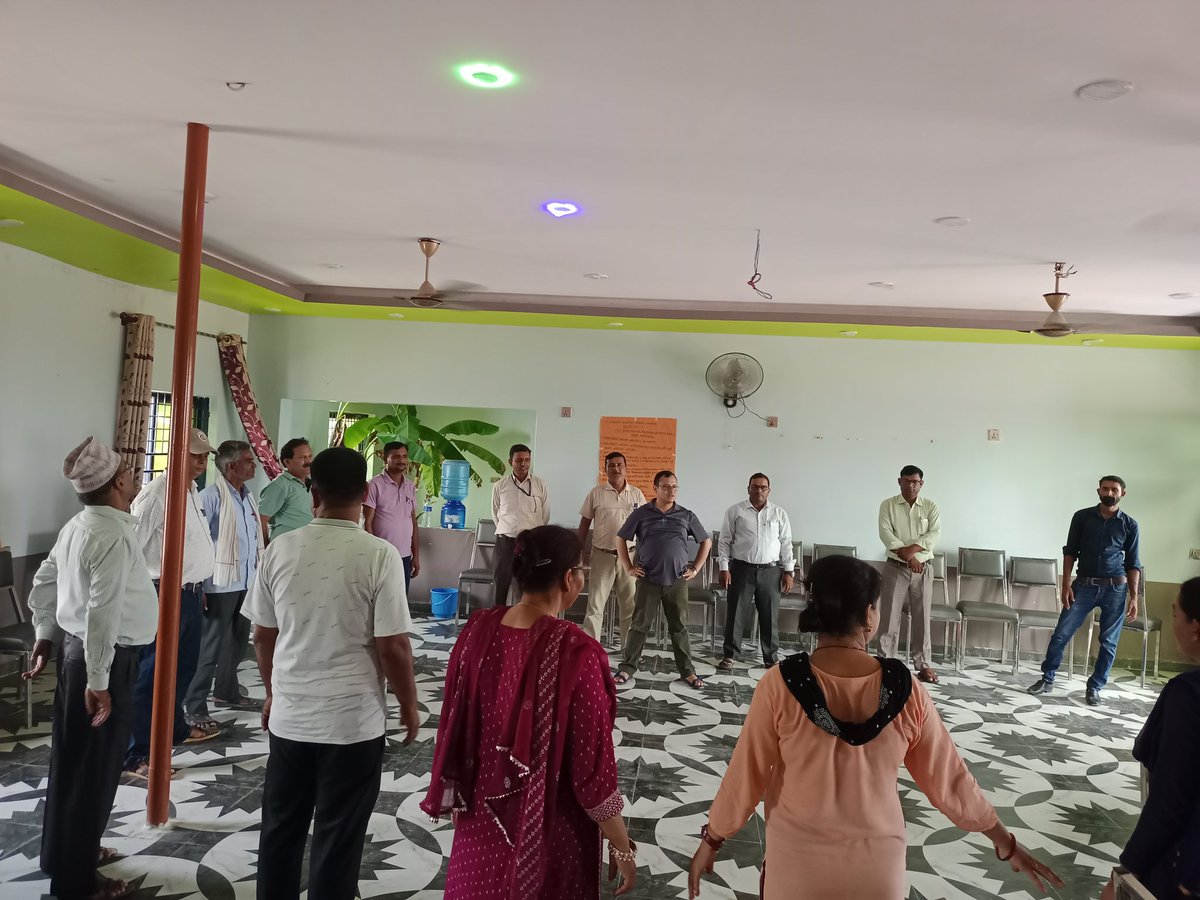 FPAN19's tweet photo. Successful completion of two day review refresher and action planning program on CSE to the teachers of kapilbastu district. #CSE4all #teacherstrainingoncse #fpan #wellworked @ippfsar @NarayaniTrip7 @siranup @UNFPANepal https://t.co/RXlGyFhIOJ