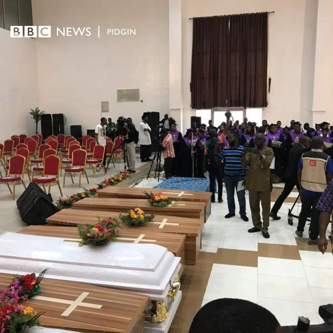Igbo_Times1's tweet photo. Owo Church Massacre: Tears As Ondo Holds Funeral Mass For Victims.

Names of the Victims:

Onah Chijioke
Ugwumadu Justina
Eze Chikamso
Ugwumadu Ekene
Nweke Fabian
Ani Virginus
Mrs. Deborah Onuoha
Ozurumba Bridget
Umunna Okafor
Nnabuife Regina
Toyin Akinyemi, etc

May they all RIP https://t.co/eMaozqX3Ql