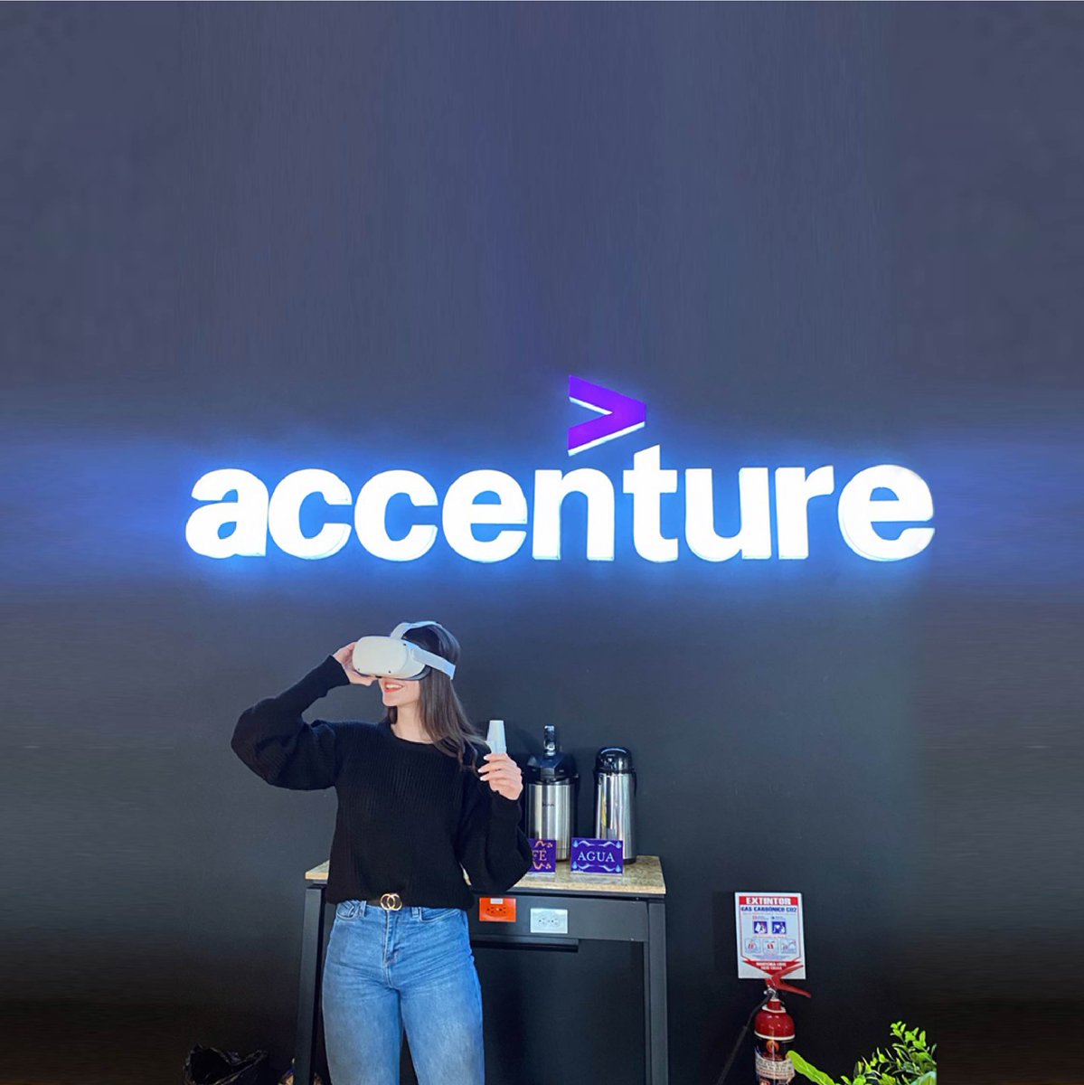 Accenture_CO's tweet photo. ✨ En Accenture nos gusta innovar, trabajar y vivir la tecnología para impulsar el talento y el ingenio humano. #AccentureMoments https://t.co/KJD4K7T2L1
