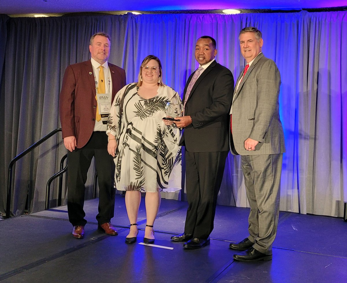 RicohUSAGC's tweet photo. Congrats to our customer, CHRISTUS Health Print Services, on winning the #IPMA2022 Organizational Impact Award! This honor recognizes the entire #inplant for its creative & educational approach to building relationships & going above & beyond to support its parent organization. https://t.co/0ATHJCL3Ke