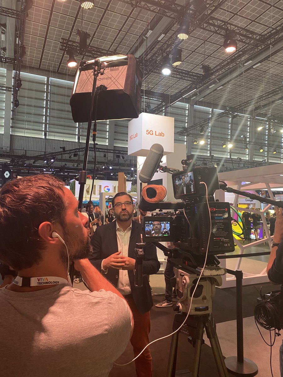 orangebusiness's tweet photo. 🎥C’est au tour de @Geoflex_GNSS de passer derrière notre caméra 🎥 sur le stand @orange à #Vivatech✨ https://t.co/YFhc6eI822