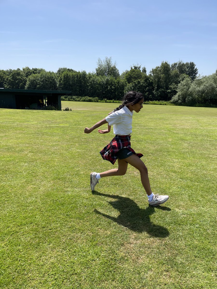 HallfieldSport's tweet photo. Year 6 girls football + Sunshine = Lunchtime drop in club ⚽️☀️ #HallfieldSport #LunchtimeSunshine #Goal #DropInClub https://t.co/zkvlg3A51C