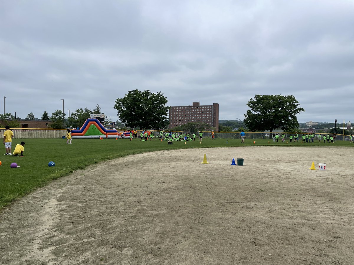 HGWBarry's tweet photo. It’s field day! Love seeing the 4th graders being extra helpers for our Kindergartners 😊 @asamesser @PTU958 @ElementaryZone #AMENextLevel #fieldday https://t.co/ypZEZNXnlN