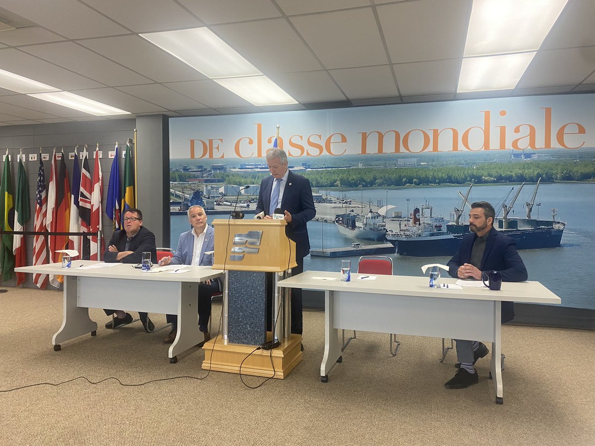 Les députés caquistes du Centre-du-Québec font le bilan des 4 dernières années au Parc industriel et portuaire de Bécancour, le reflet du travail accompli selon le ministre André Lamontagne avec ses nombreux projets en lien avec la filière des batteries. #rcma