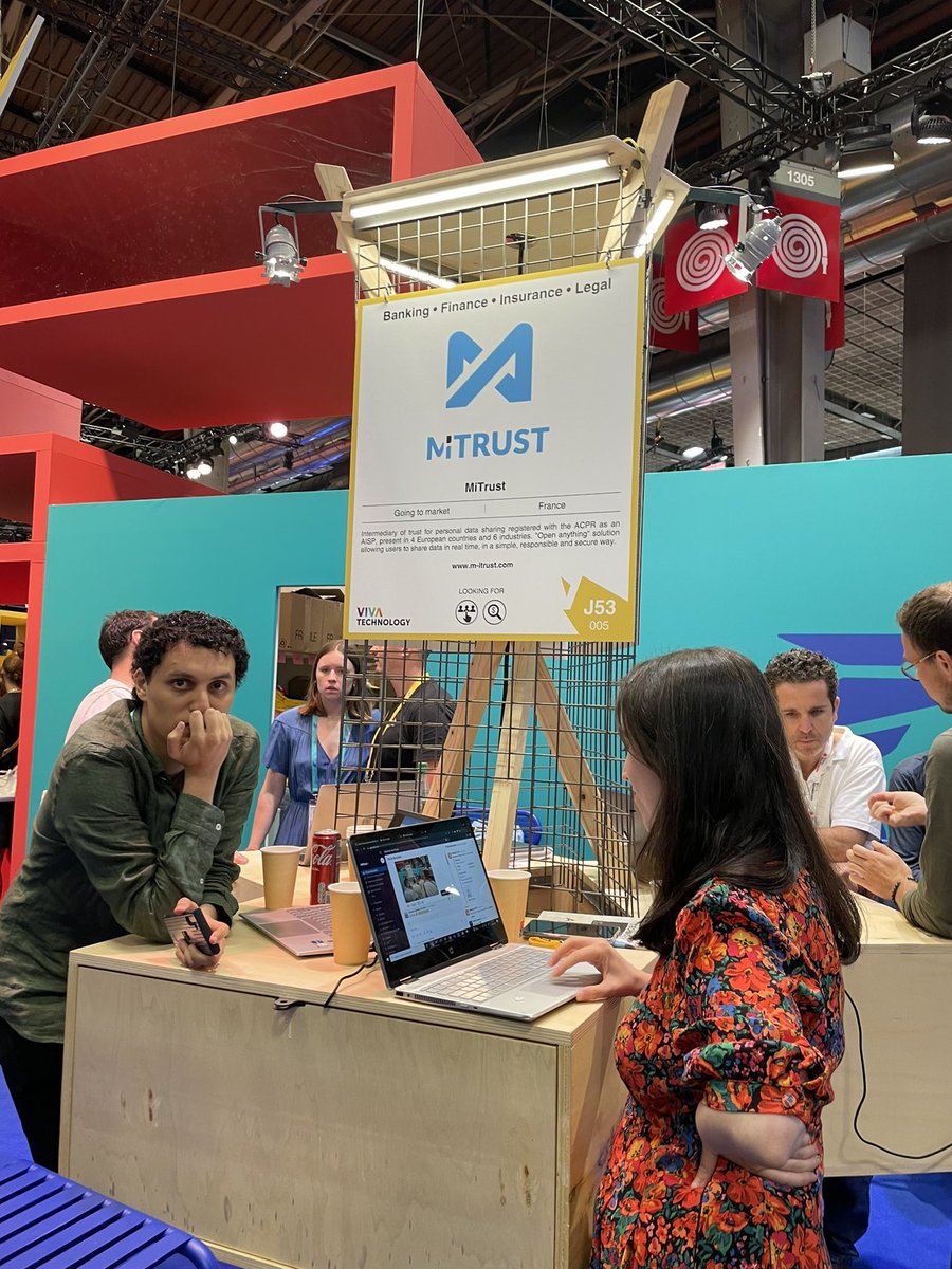 camillejourdain's tweet photo. Sur le Lab du @GroupeLaPoste, j’ai découvert la startup MiTrust.
Une solution d’Open Anything qui permet de partager en temps réel, de façon responsable et sécurisé, des données personnelles directement de bases fiables (banques…).
@VivaTech @LaBrigadeDuWeb
#VivaTech https://t.co/n17K9p8BjX