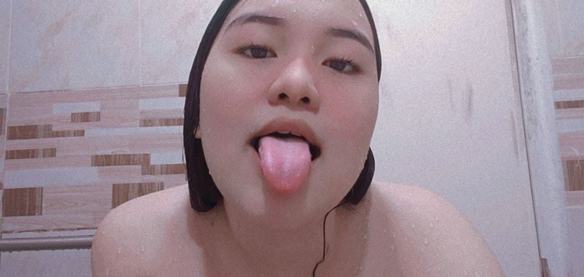 Melsyy2's tweet photo. Abis mandi,mau dijilatin gak? https://t.co/AD5Vjg1EGj