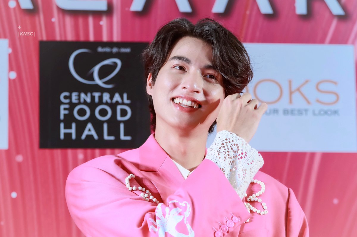 kanasocute's tweet photo. น้องกลัฟเหมาะกับคำว่างดงามที่สุด😭
CATHY DOLL X GULF

{ #knscpics }
#BeautyBazaarxGulf
#GulfKanawut | @gulfkanawut https://t.co/ywgZ3HtyRJ