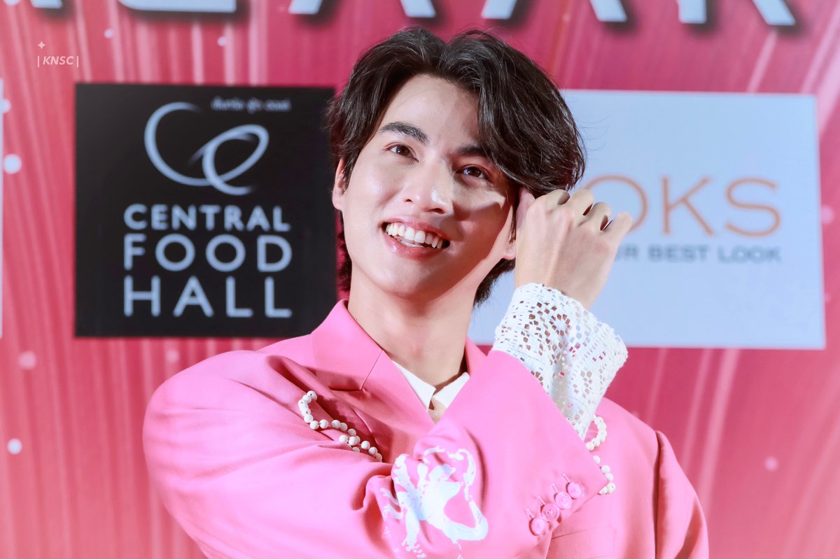 kanasocute's tweet photo. น้องกลัฟเหมาะกับคำว่างดงามที่สุด😭
CATHY DOLL X GULF

{ #knscpics }
#BeautyBazaarxGulf
#GulfKanawut | @gulfkanawut https://t.co/ywgZ3HtyRJ