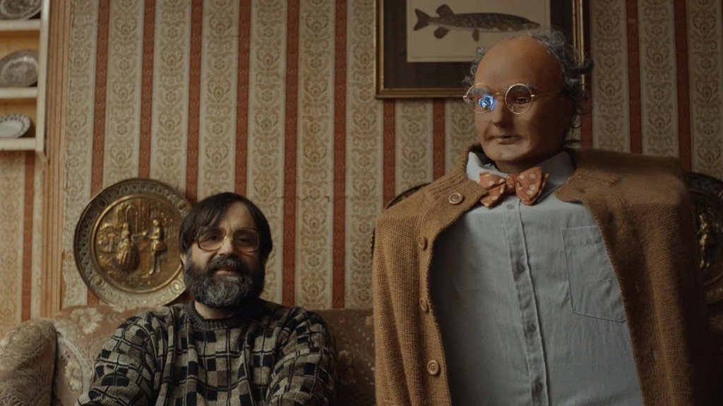 ITG_Ltd's tweet photo. A lonely inventor finds a new friend... a robot named Charles. 🤖
#BrianAndCharles, quirky & heartfelt new feature film, is officially in US cinemas! 📽️ What are you waiting for?
⭐️ #NinaSosanya
🎬 Director: #JimArcher https://t.co/JpnbP6EFlf