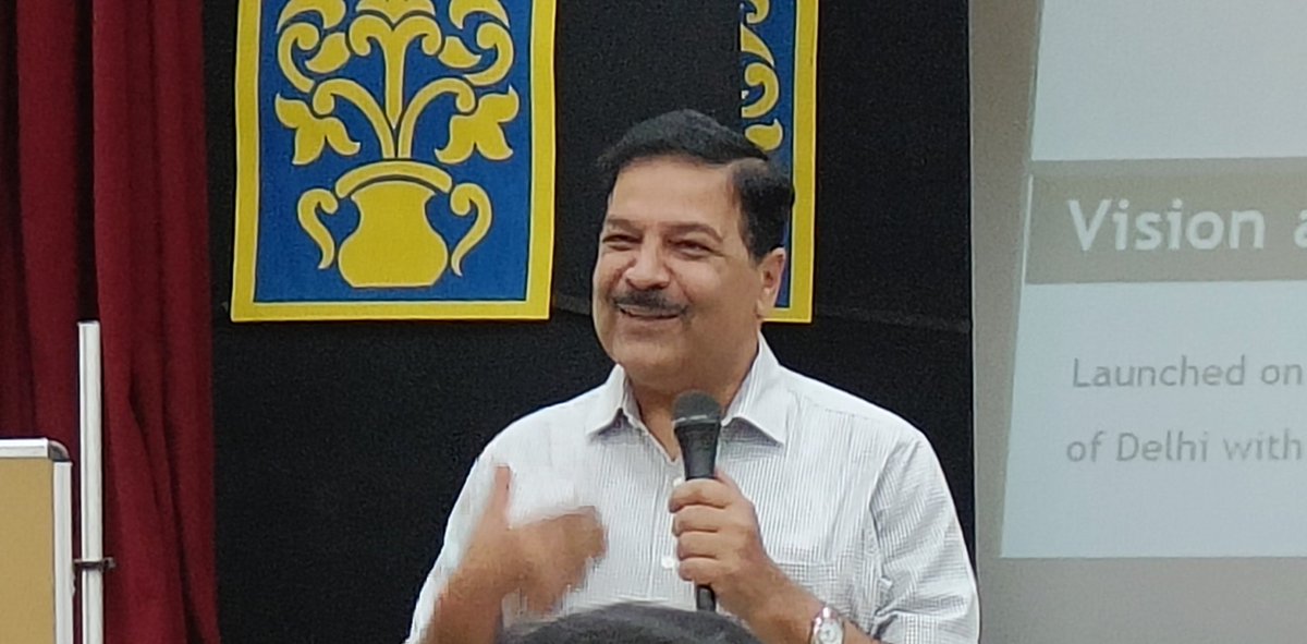 DrPoonam_doe's tweet image. #देशभक्तिपाठ्यक्रम 🇮🇳
#RefresherTraining 
@karkardoomadiet
बच्चों के मन में....👩‍💻 👨‍💻
✅देश के प्रति प्यार, सम्मान और गर्व की भावना जगाना!
✅देश के प्रति जिम्मेदारी को बढ़ाना!
✅देश के प्रति त्याग की भावना और त्याग करने वालों के प्रति सम्मान की भावना का विकास करना है! 
@PbpandeyB