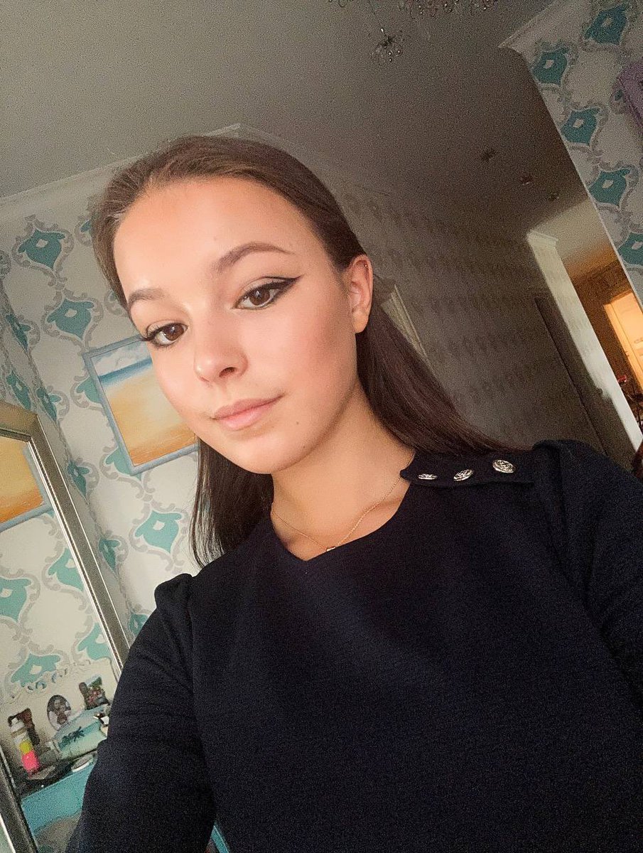 shcherbabot's tweet photo. 🤍🖤

#аннащербакова
#annashcherbakova https://t.co/HhmPwYgnPo
