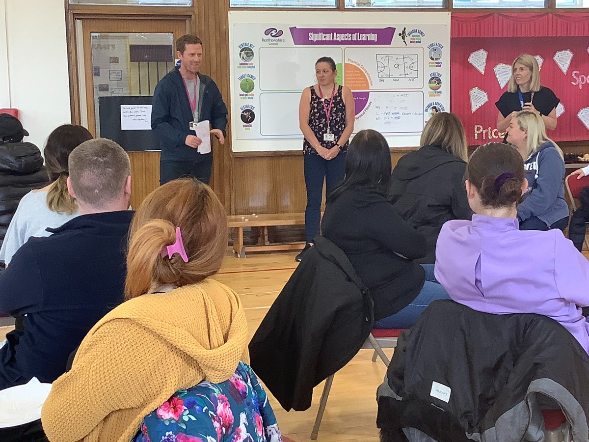 AuchenlodmentPS's tweet photo. Day 3 of our P1 Induction programme. It was great to be able to have a relaxed chat and for parents to get to know staff and vice versa this afternoon. Thanks to Mrs Scott for organising our P1 Induction.@RenEdHWB @APS_ELCC  #P1induction #transition #parentalengagement #positive https://t.co/maSuqm1g0N