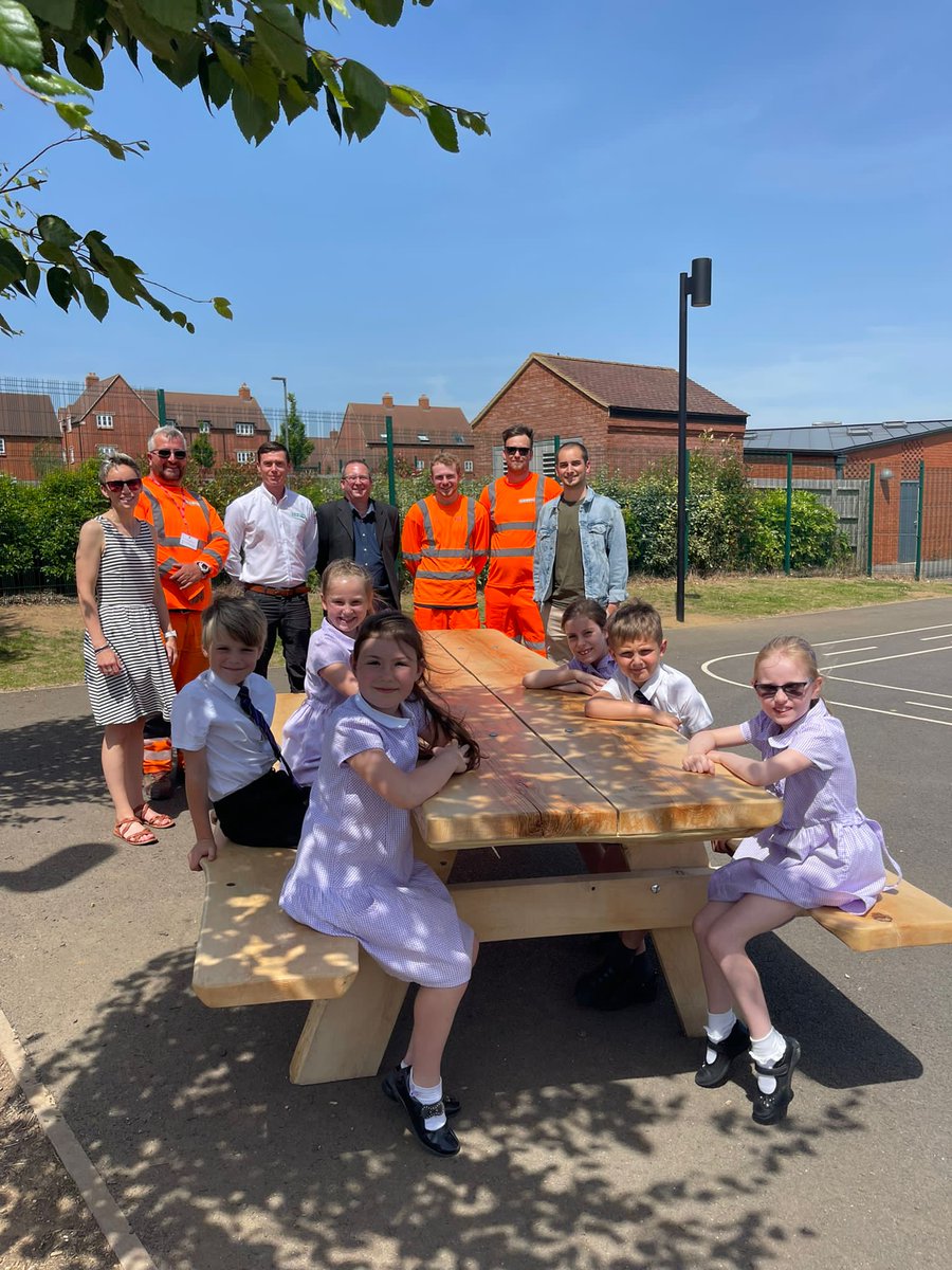 RadstonePrimary's tweet photo. Today at TRPS we were gifted a handmade ash wood bench for all the children to enjoy. The bench was created by Charlie from H.W.Martin. Thanks to the team at EKFB for visiting us and working with our Year 3 classes this afternoon, they had a great time! #community #handmadebench https://t.co/ZmJlYZFjVL
