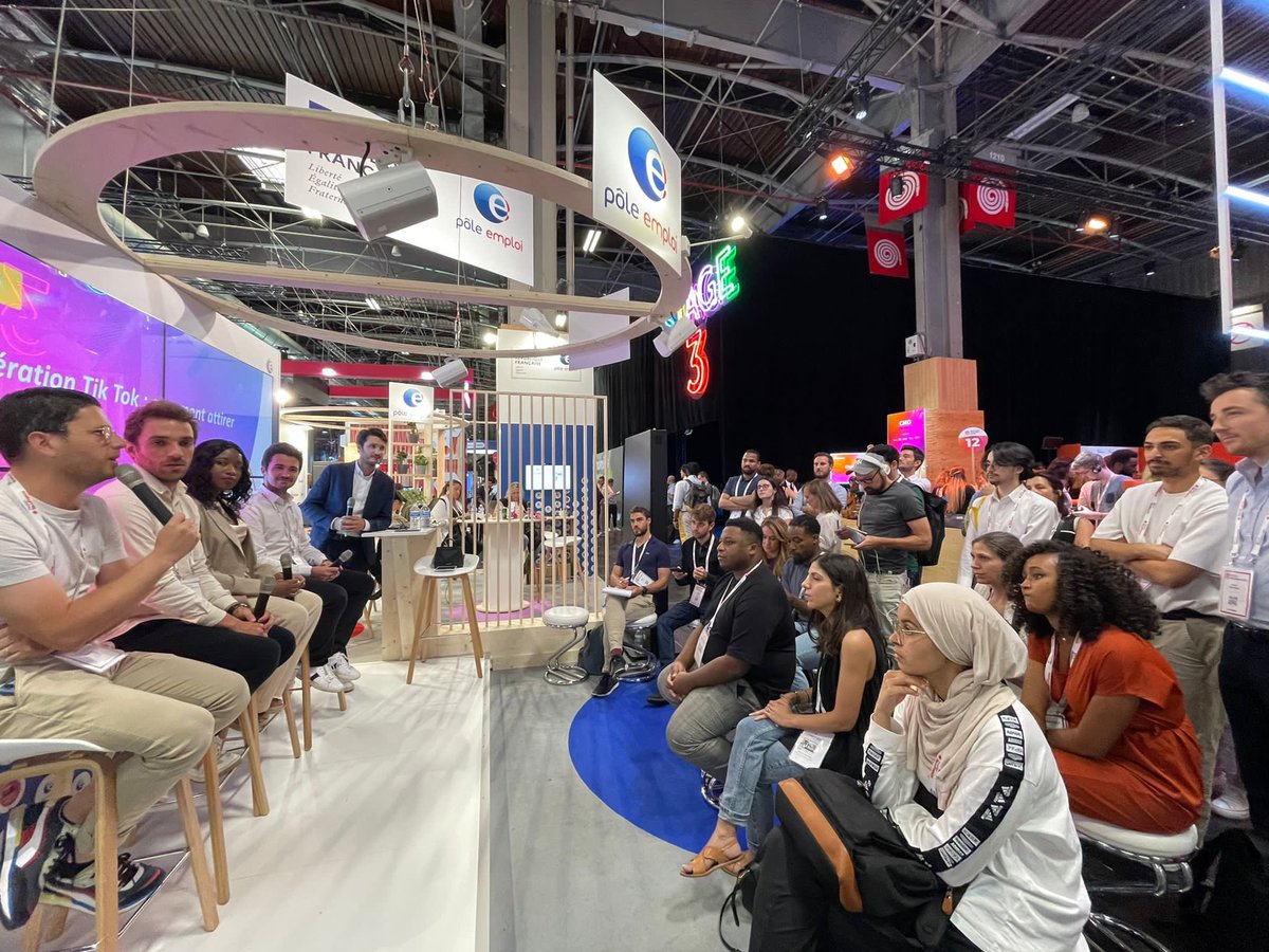 [Les Talk de @pole_emploi 🗣] Table ronde « Génération <a href="/tiktok_France/">TikTok France</a> : comment attirer les #jeunes » avec Pierre Fonteny &amp; David Schapiro de Boomerang Agency, Maryam Kanté alias « MAMAJOB » et Cyriaque de Beaumont d’<a href="/AdeccoGroupFR/">The Adecco Group FR</a> 👋

#VivaTech #VivaTech2022 #AvecPôleEmploi