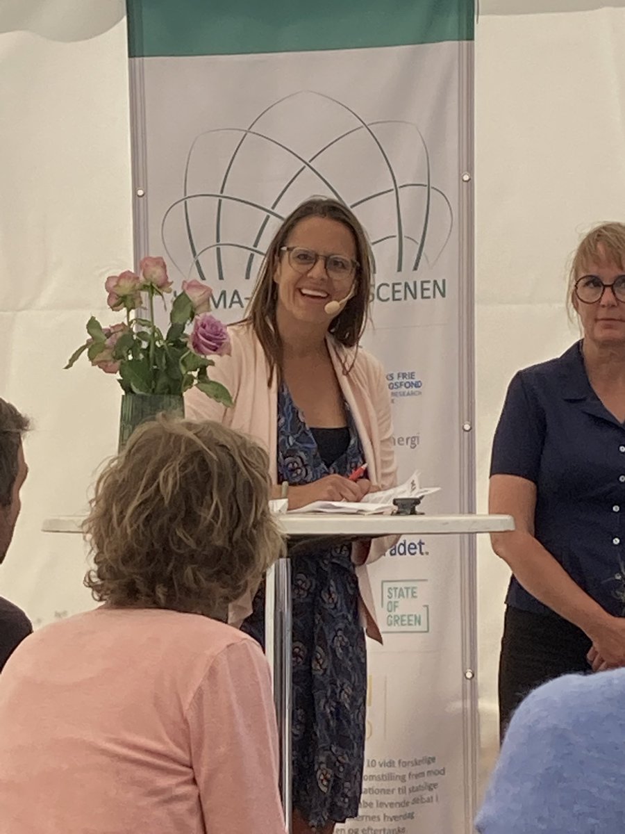 Spændende debat på #fmdk om ⁦@kommunerne⁩ rolle i opsætning af elladeinfrastruktur 🔌🚗🌱 Enighed om kompleksiteten i opgave og ⁦tænker ⁦<a href="/KathrineOlldag/">Kathrine Olldag</a>⁩ fik gode argumenter for et videnscenter for elladestandere så vi gør det klogt #kompoldk ⁦<a href="/fdmdk/">FDM</a>⁩ #dkpol