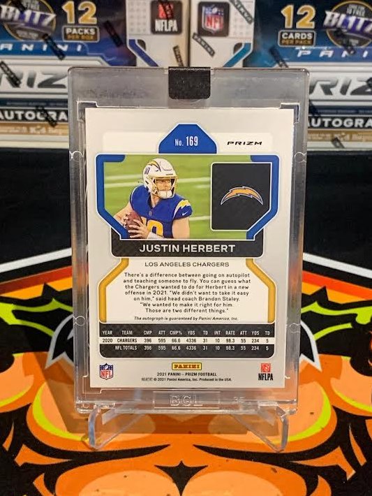 BreaksofGod's tweet photo. J Herbo autos + @BreaksofGod = happy members!!
A beautiful Silver Prizm Justin #Herbert year 2 auto from a recent break, always a showstopper to pull! ๐คฉ๐
Do the @chargers have what it takes to make a deep run this season? ๐ค
ONLY FIRE with BoG!๐ฅ๐ฅ
#PulledByBoG #TheHobby https://t.co/N1EXiW3gxO