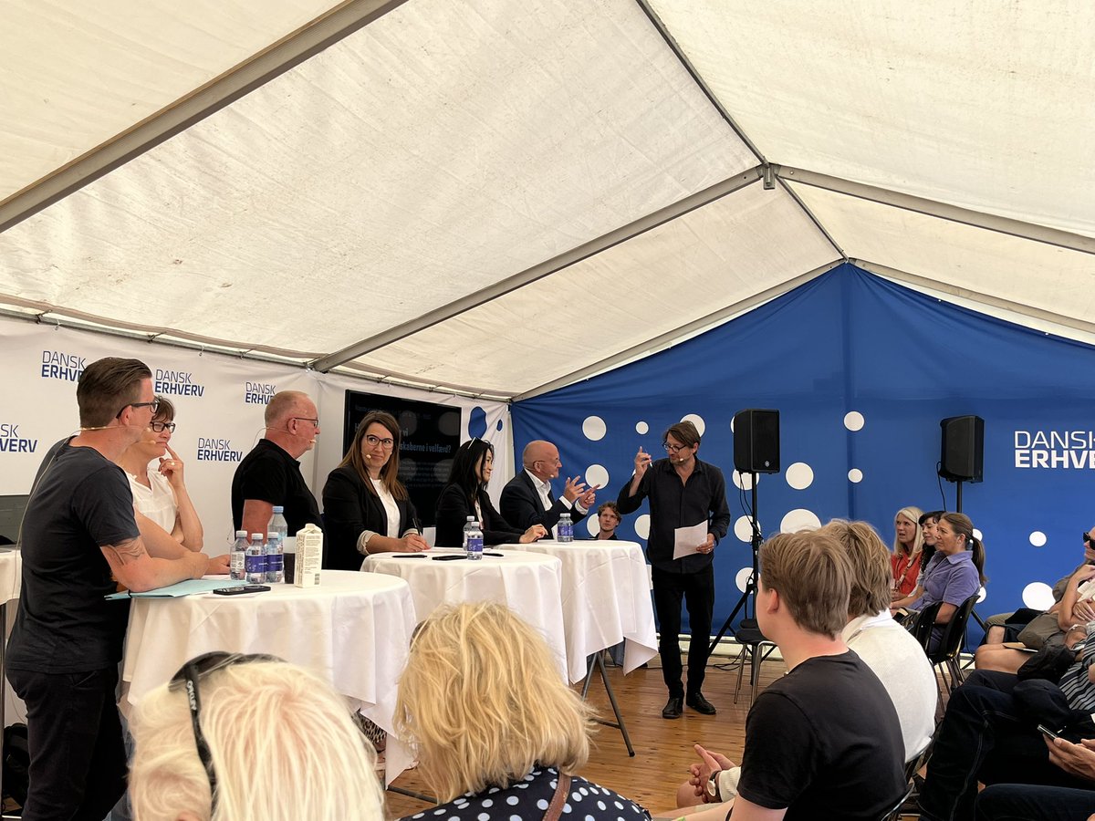AnnaVingtoft's tweet photo. “Vi har vundet europamesterskaberne i velfærd - men nu er det tid til at forsvare dem”, siger @TorbenMogerP til debat i #velfærdsrådet under teltdugen hos @DanskErhverv #FMDK22 https://t.co/QFULgnDOgV