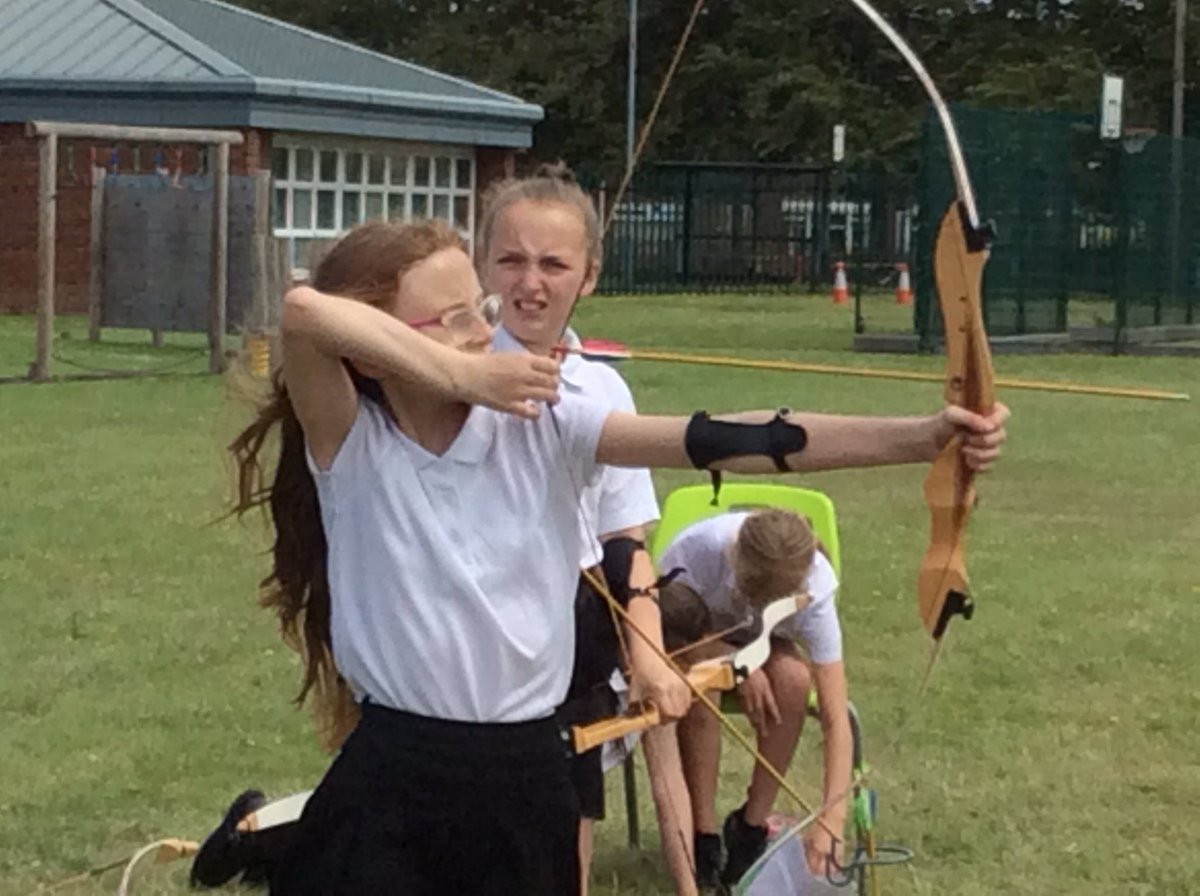 TrThorntree's tweet photo. Now it’s over to 6RJ 🏹🏹🏹 @WSbeyond4walls @extoltrust @MiddlesbroSGO #learnthrivecelebrate https://t.co/Y4qaOTYpVs
