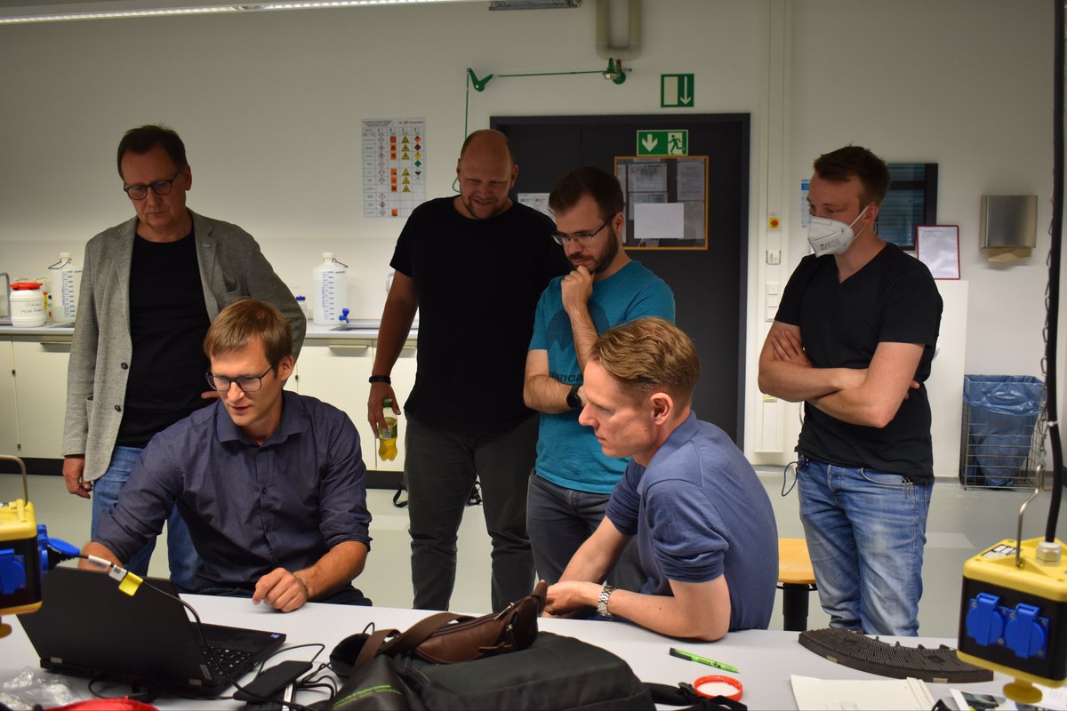 Unser erster #Bionik #Hackathon am <a href="/BionikInstitut/">bionik.institut</a> mit Challenge aus der Papieraufbereitung von <a href="/voithgroup/">Voith Press Office</a>:
Ergebnis: 23 Lösungskonzepte. 
Follow-up: 1 Machbarkeitsstudie, 1 Deep dive, 1 Simulation bei Voith, 1 Praktikum bei Voith
🙏 für die Förderung @BMBF_Bund <a href="/technikzukunft/">VDI Technologiezentrum GmbH</a>